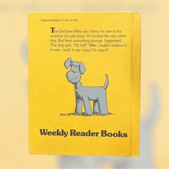 Vintage 1980 The Dog That Stole Football Plays hard cover book - Picture 2 of 6